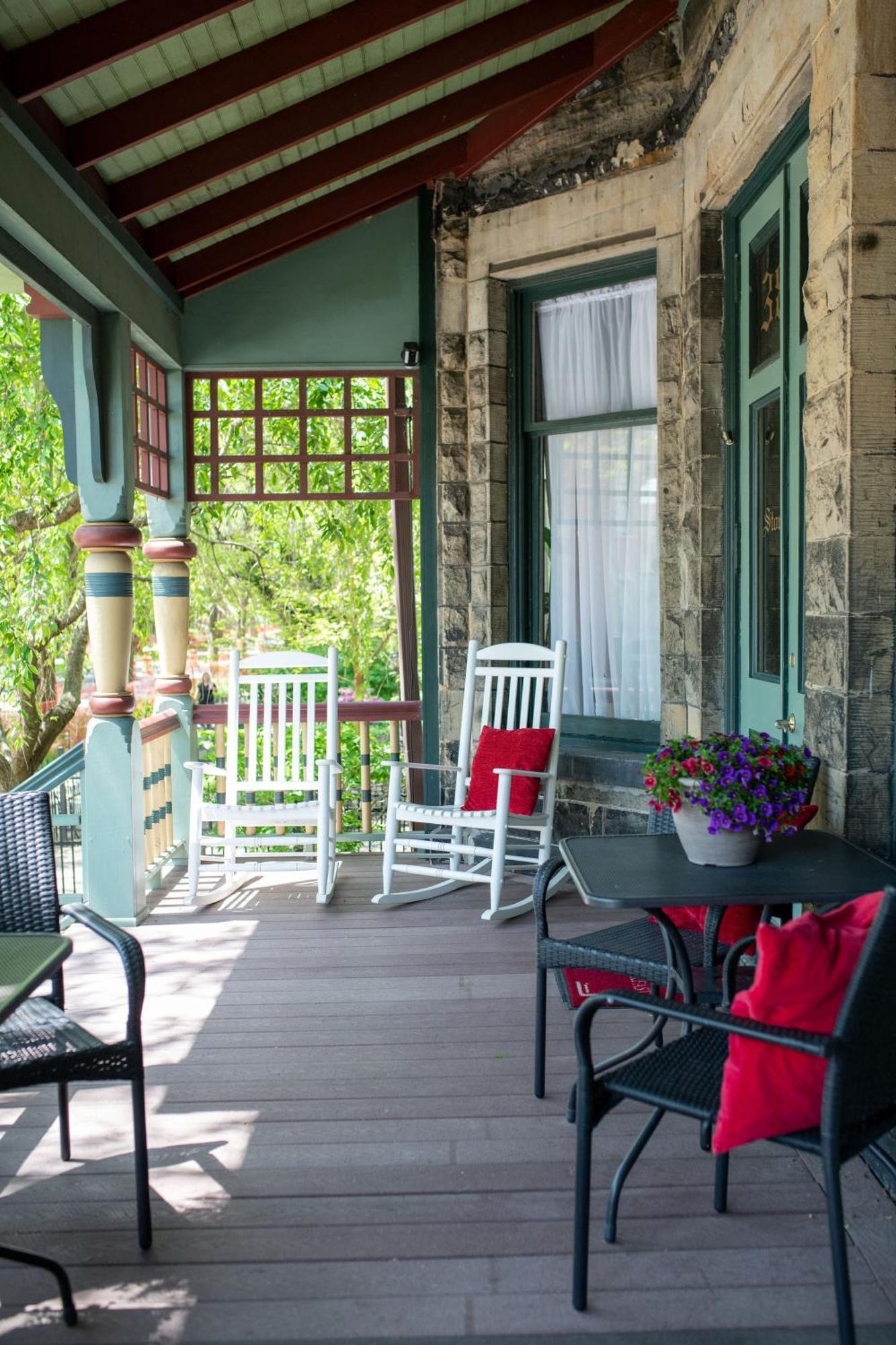 Stone Gables Inn Кливленд Экстерьер фото