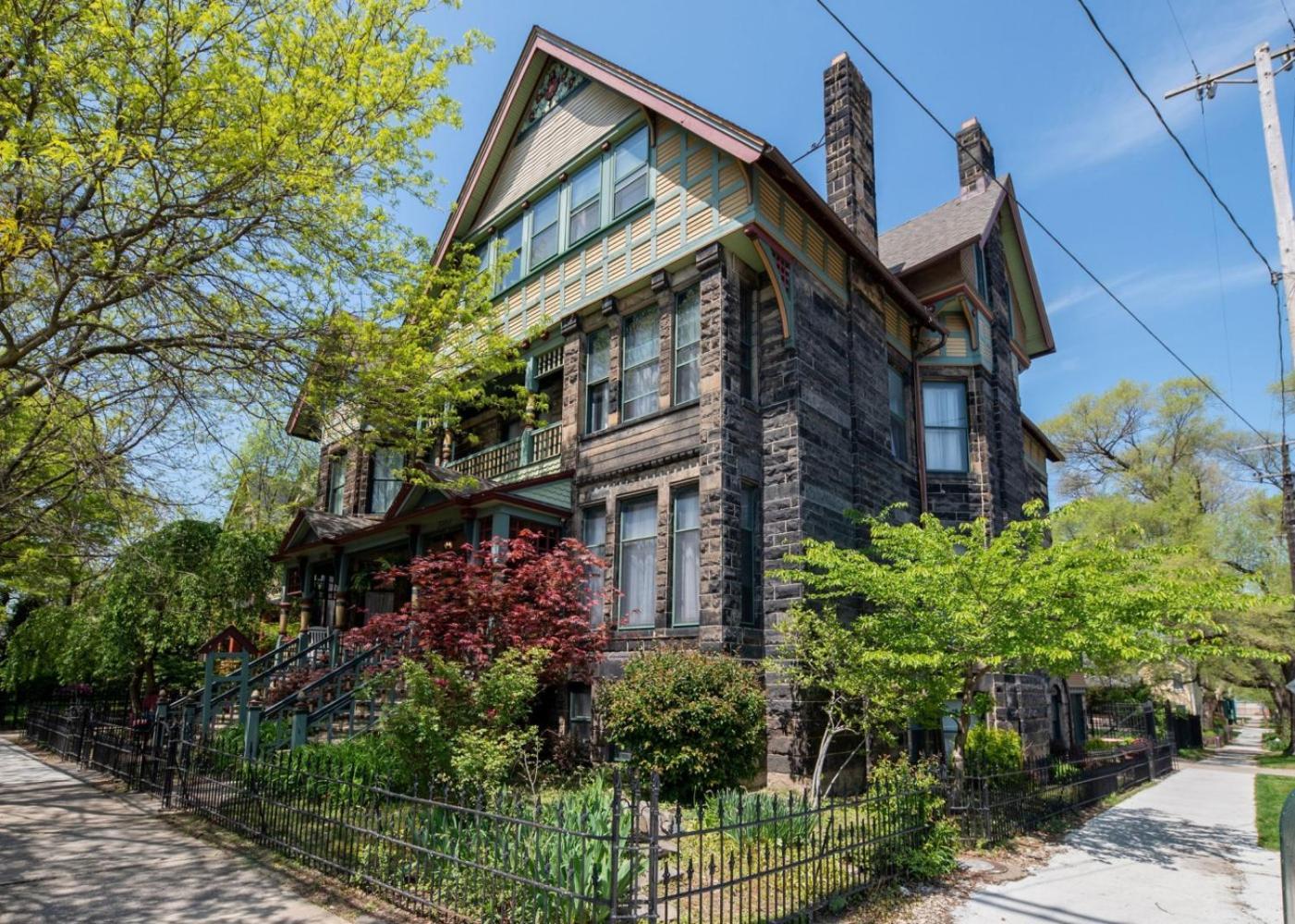 Stone Gables Inn Кливленд Экстерьер фото