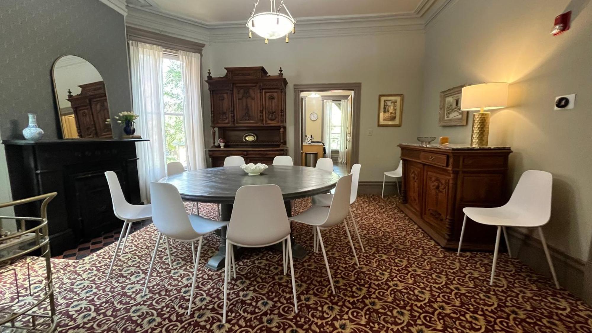 Stone Gables Inn Кливленд Экстерьер фото