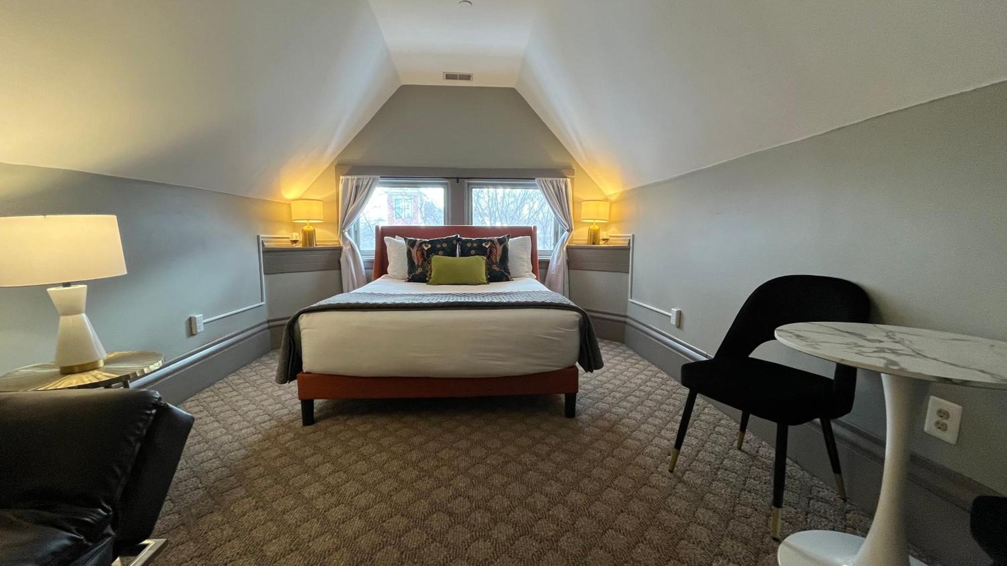 Stone Gables Inn Кливленд Экстерьер фото