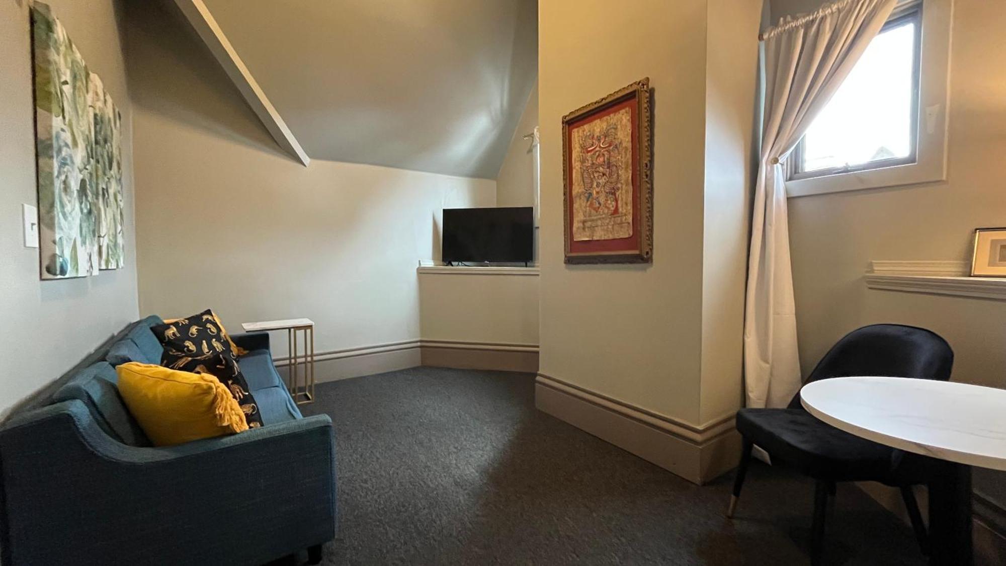 Stone Gables Inn Кливленд Экстерьер фото
