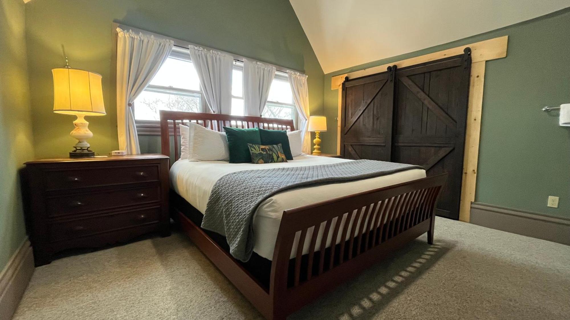 Stone Gables Inn Кливленд Экстерьер фото