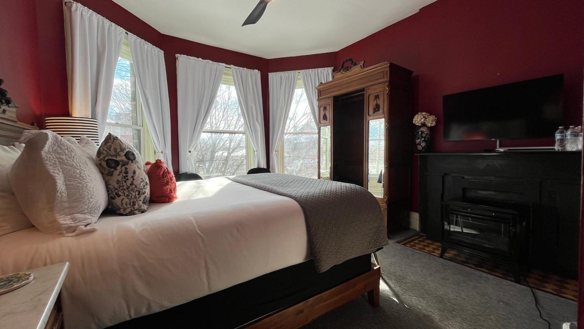 Stone Gables Inn Кливленд Экстерьер фото