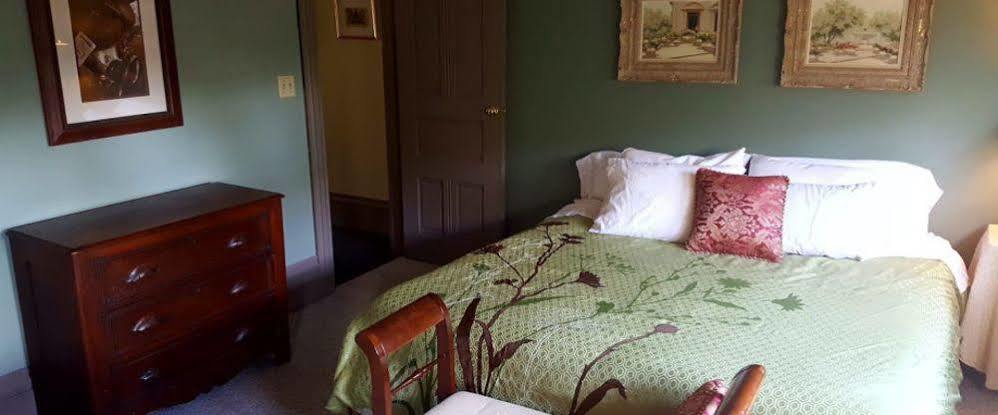 Stone Gables Inn Кливленд Экстерьер фото